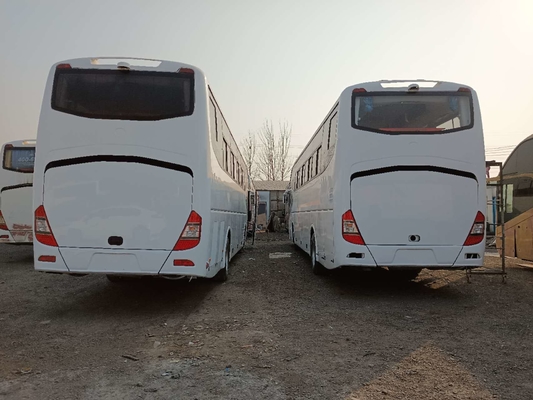 De luchthavenpendel vervoert 55 Zetels Gebruikte van de BusBus 2016 van Yutong ZK6127 Gebruikte Bussen van de het Jaarluchthaven per bus