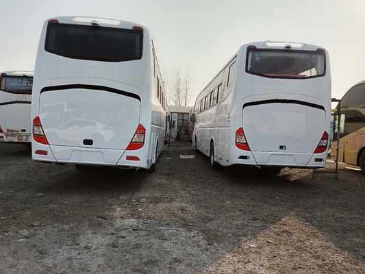 De luchthavenpendel vervoert 55 Zetels Gebruikte van de BusBus 2016 van Yutong ZK6127 Gebruikte Bussen van de het Jaarluchthaven per bus