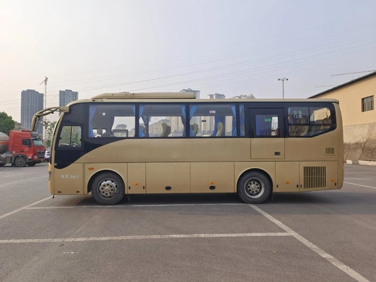 Gebruikte Gouden Kleur 30 Zetelsklq6882 Enige Deur 6 van de Doorgangsbus de Airconditioner Gebruikte Hogere Bus van de Cilindersmotor