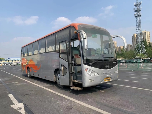 De EURO III 55 Zetels die van bussecond hand Venster Zes de Gebruikte Kinglong Bus XMQ6126 verzegelen van Cilindersyuchai Motor