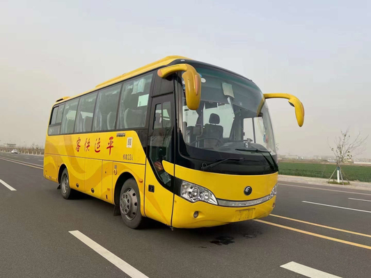 De gebruikte Motor traint van de de Passagiersdeur van Singl van het 35 Zetels 2015 Jaar Bus Over lange afstand ZK 6808 van Youngtong de Vervoer Gebruikte