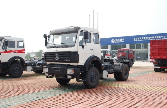 6 banden Gebruikte medium duty trucks 4*2 Beiben hoofdtractor 300 pk plat dak Euro 3
