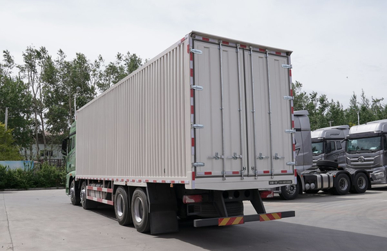 12 wielen vrachtwagen 8×4 dieselmotor 560 pk FAW vrachtwagen busbus 20 ton capaciteit