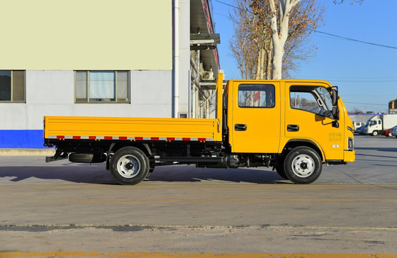 5 ton vrachtwagen 2 rijen cabine 2 + 3 zitplaatsen Flat bed box met 3,2 meter Yunei motor 116 pk