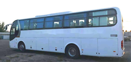 Gebruikte Yutong-Bus ZK6110 51 Zetels Gebruikte het Staalchassis Verlaten Sturende Dubbele Deuren van de Reisbus
