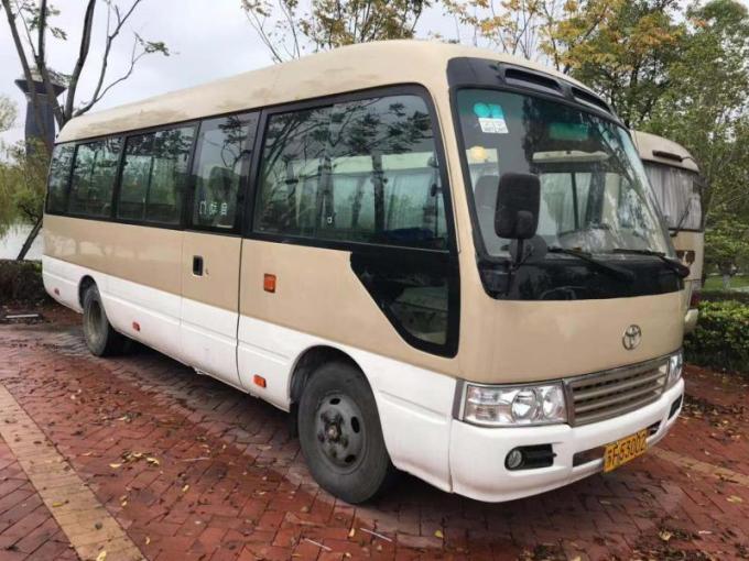 2010 Gebruikte Bus 23 Zetels15b Dieselmotor 2585mm van Jaartoyota Onderlegger voor glazen Bushoogte