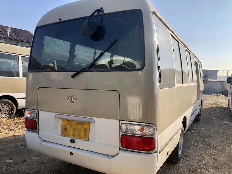 26 Zetels Gebruikte TOYOTA-Onderlegger voor glazen Mini Bus Passenger Tourism Bus met Elektrische Deur