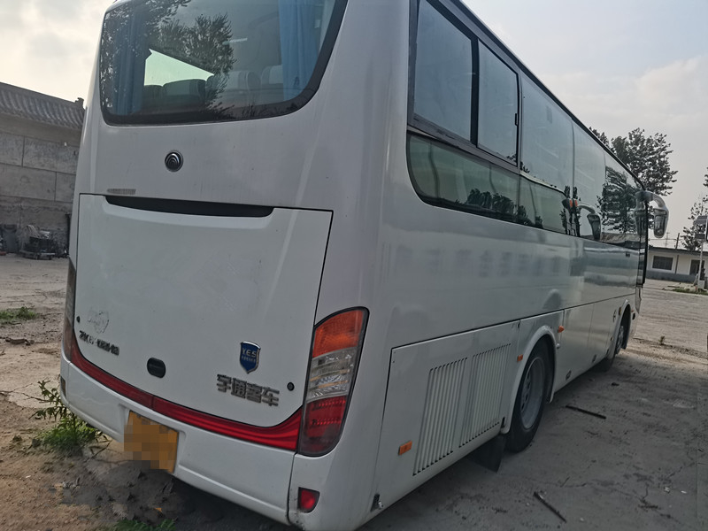 Bus van 39 Zetels de ZK6908 Gebruikte Yutong voor de Dieselmotoren van de Vervoersleiding LHD
