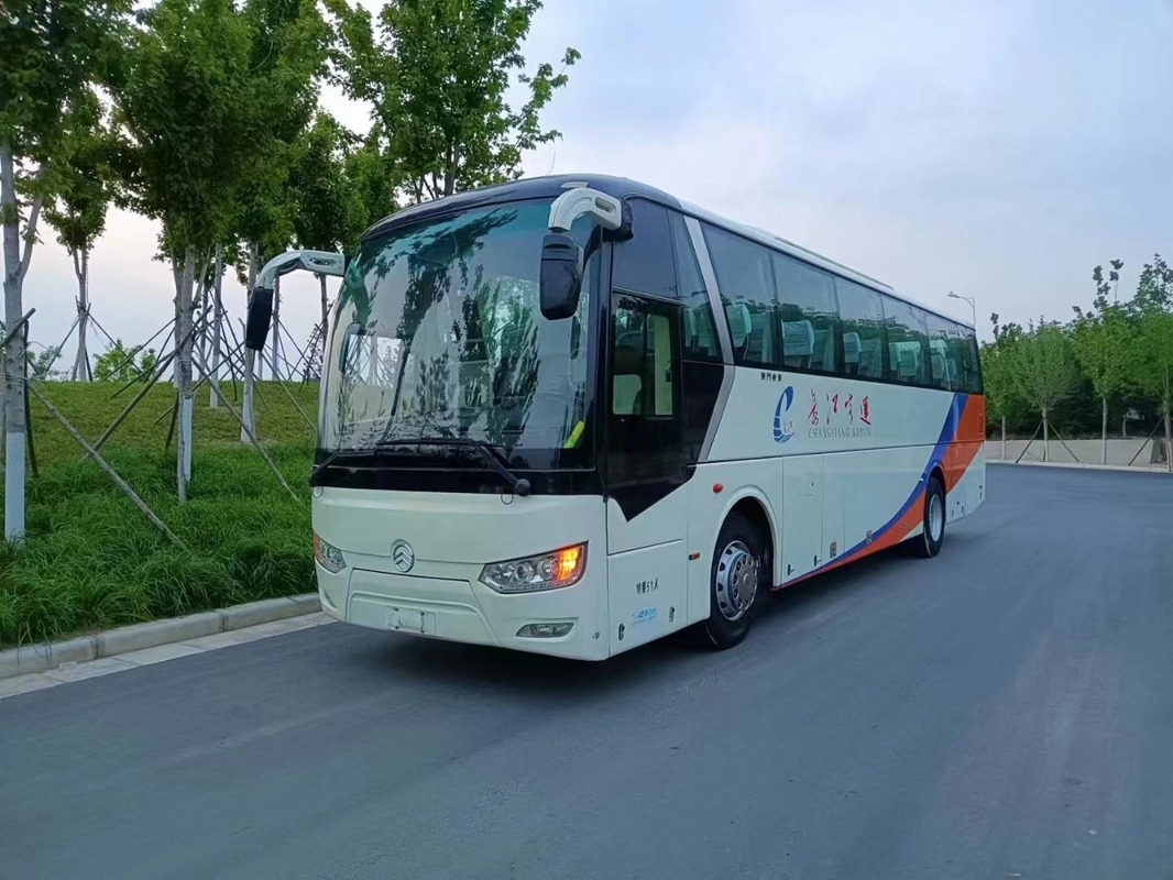 51 gebruikte de Achtermotor van zetelsrhd Bus Buses Golden Dragon XML6113 Twee Deureneuro IV