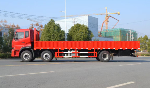 2 de Vrachtwageneuro Ii van de de Ladingsvrachtwagen 420hp van Howo de Krachtige Dubbele Omheining Trailers Truck van de bestelwagenslading