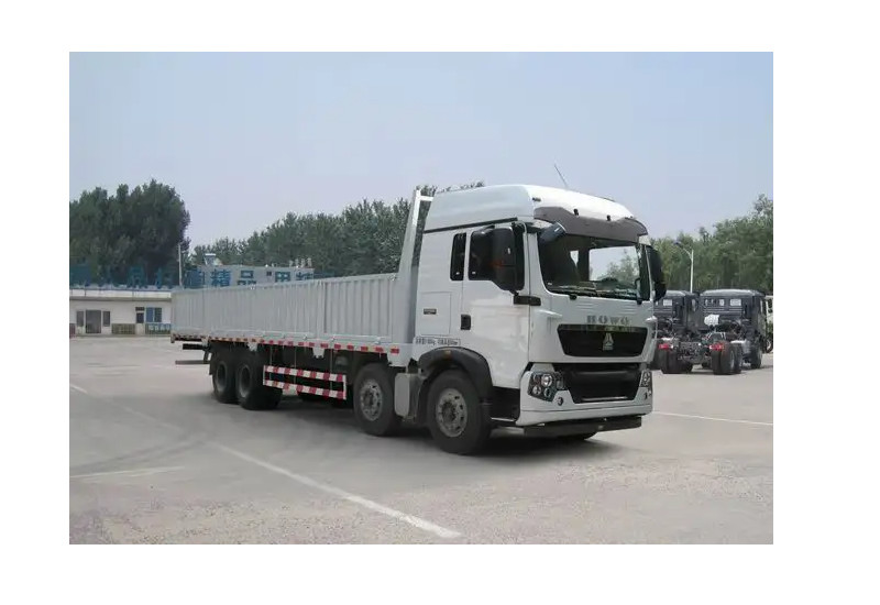 2 de Vrachtwageneuro Ii van de de Ladingsvrachtwagen 420hp van Howo de Krachtige Dubbele Omheining Trailers Truck van de bestelwagenslading