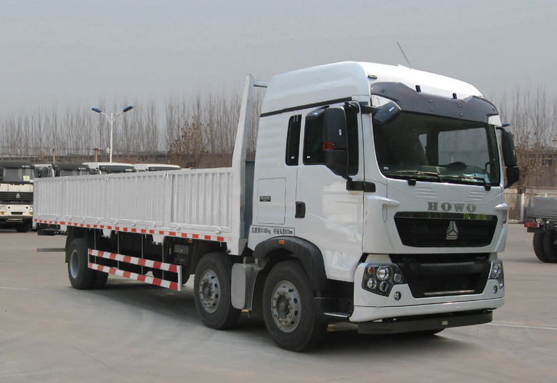 2 de Vrachtwageneuro Ii van de de Ladingsvrachtwagen 420hp van Howo de Krachtige Dubbele Omheining Trailers Truck van de bestelwagenslading