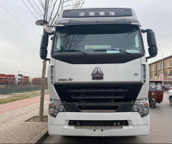 Het op zwaar werk berekende 10 Hoofd van de de Tractorvrachtwagen van Sinotruk 6x4 420hp van de Speculanthowo A7 Tractor