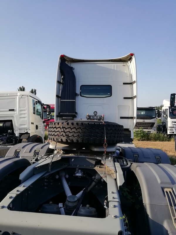 Het op zwaar werk berekende 10 Hoofd van de de Tractorvrachtwagen van Sinotruk 6x4 420hp van de Speculanthowo A7 Tractor