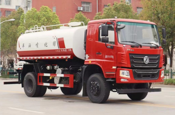 Van de de Vrachtwagen4x4 Aandrijving van de watersproeier van de Tankwagenspv het Voertuighygiëne Voor speciale doeleinden 12000 Liter Tank