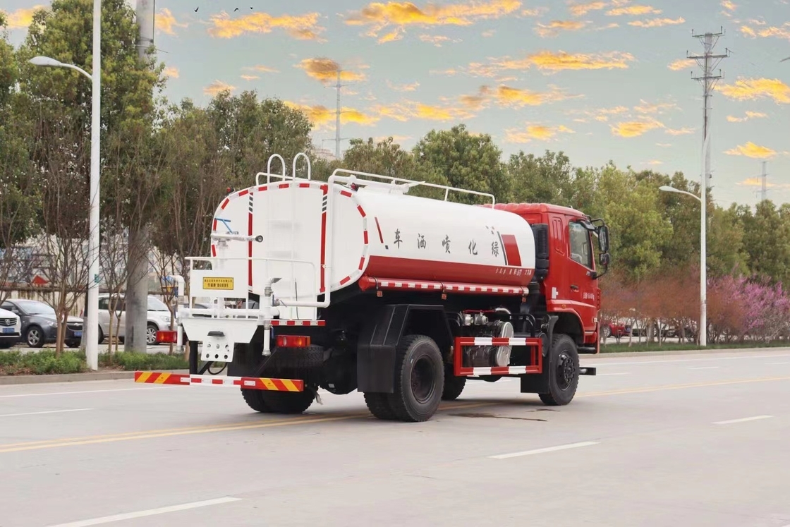 Van de de Vrachtwagen4x4 Aandrijving van de watersproeier van de Tankwagenspv het Voertuighygiëne Voor speciale doeleinden 12000 Liter Tank