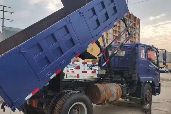 Van de de Stortplaatsvrachtwagen van Fotonforland 4X2 de Kleine Capaciteit van de Kipwagentipper with 8ton voor Verkoop