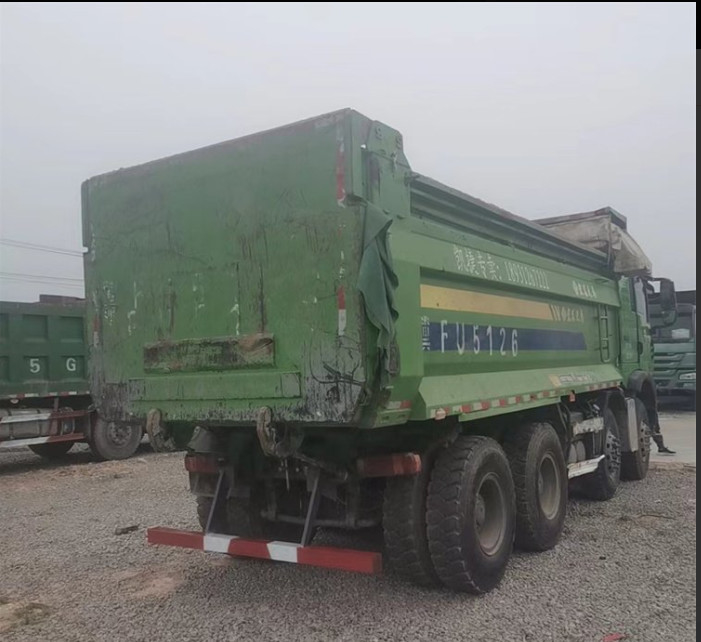 Howo 8x4 Vier Assen Gebruikte Stortplaatsvrachtwagen Tipper With 375HP 317HP voor Verkoop