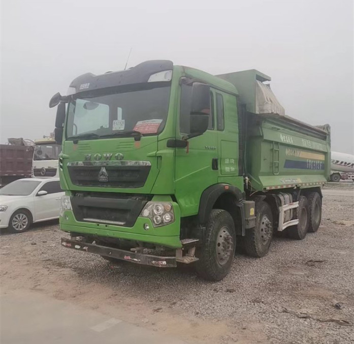 Howo 8x4 Vier Assen Gebruikte Stortplaatsvrachtwagen Tipper With 375HP 317HP voor Verkoop