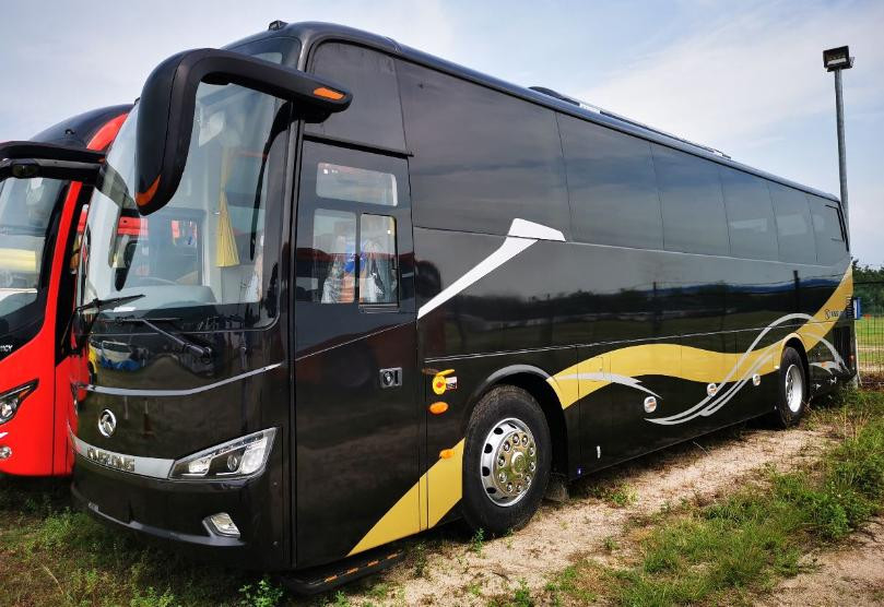 De gloednieuwe Motor 6L280 snel 6 van Buskinglong Xmq6112ay 2buses 49+1+1seats Yuchai verzendt Versnellingsbak