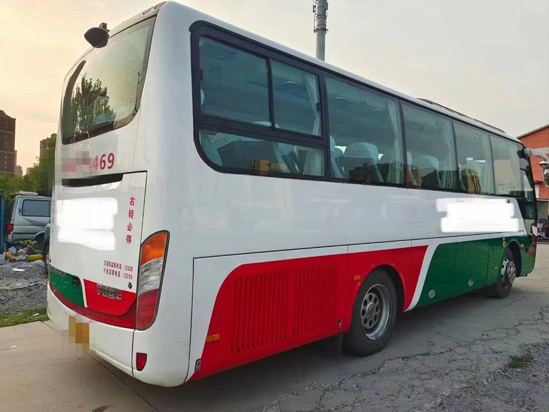 2015 Jaar 37 Seater gebruikte Yutong-bus ZK6888 touringcar-dieselmotoren voor transport