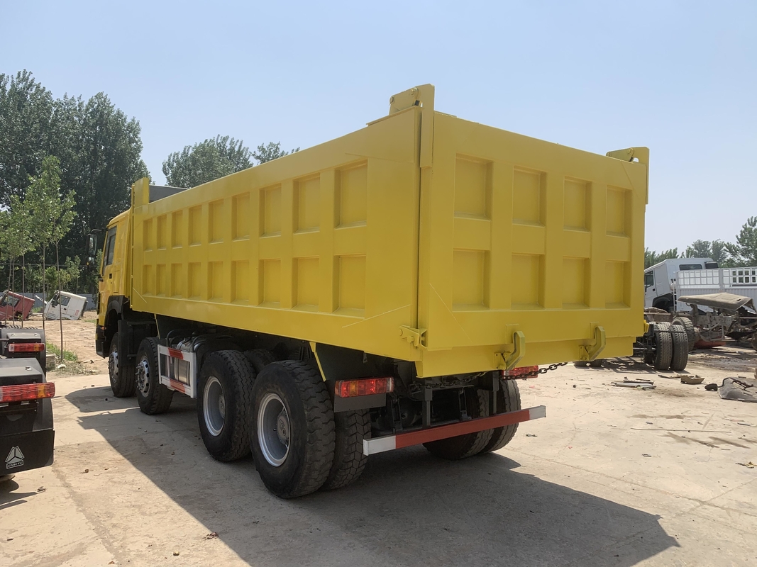 De gebruikte van Diesel van het de aandrijvingshowo Merk Vrachtwagens Nieuwe Tipper Truck 8*4 Rechtse Chineesvrachtwagen 371-375-420hp