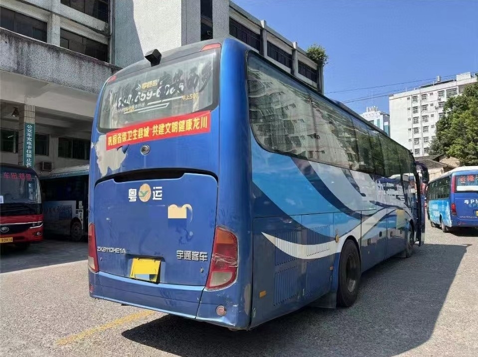 De gebruikte Pendelbus Yutong ZK6110 gebruikte Achter de Motorbus twee van de kerkbus 49-51seater deuren