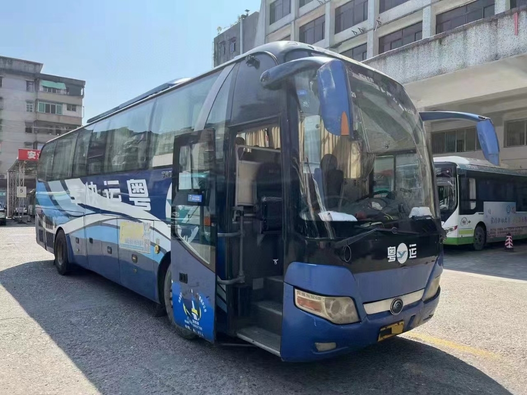 De gebruikte Pendelbus Yutong ZK6110 gebruikte Achter de Motorbus twee van de kerkbus 49-51seater deuren