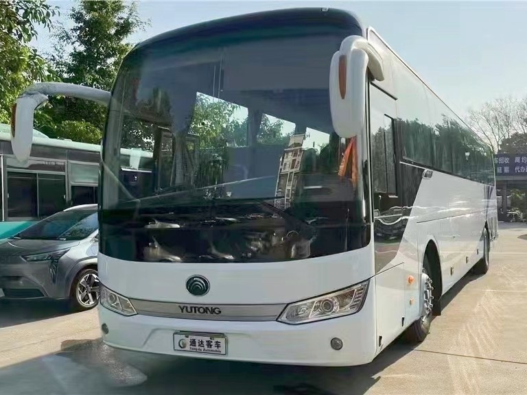de gebruikte doorgangsbus Yutong 55seater gebruikte Rv-het Luchtkussenopschorting van Buszk6125 Dubbele Deuren