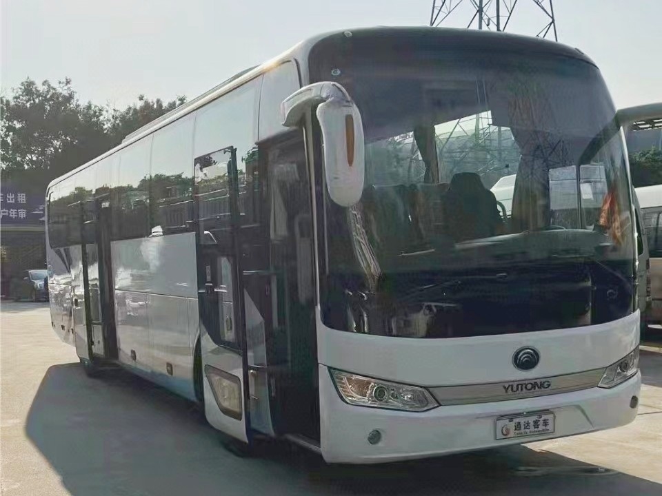 de gebruikte doorgangsbus Yutong 55seater gebruikte Rv-het Luchtkussenopschorting van Buszk6125 Dubbele Deuren
