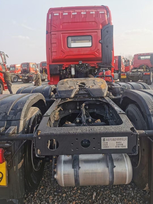 Gebruikte Tractorvrachtwagens Shacman X3000 10 de hoofdvrachtwagen van de speculanttractor voor verkoop Op zwaar werk berekende tractor