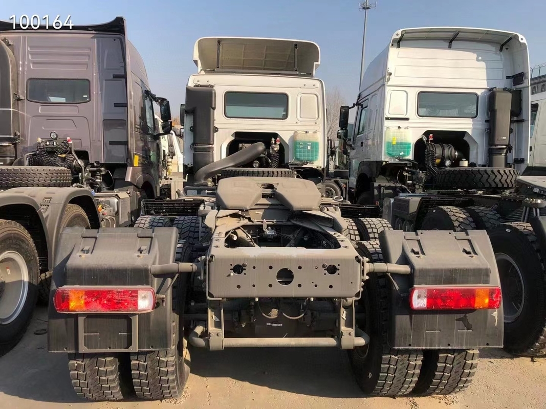 Gebruikte Howo-Vrachtwagens 6*4 371hp Verlaten Leiding Gebruikte Tractor Eenheden Chineesvrachtwagen