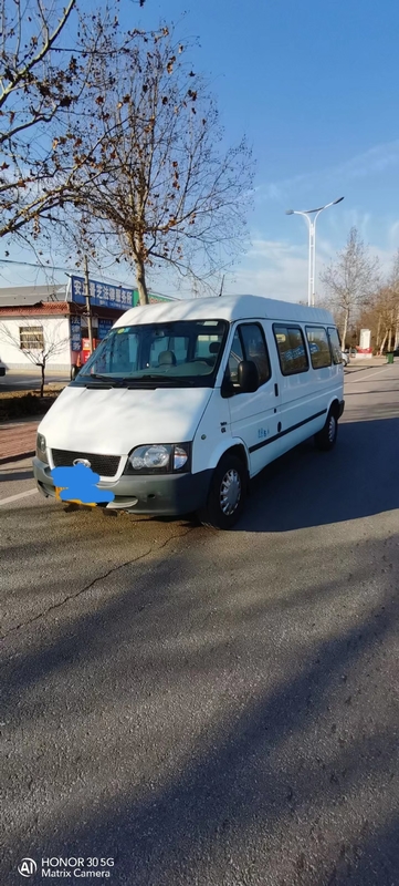 De gebruikte Transmissie Mini Bus 15 van Ford Hiace Mini Bus Manual van Mini Vans 2015 Jaar Gebruikte Seater