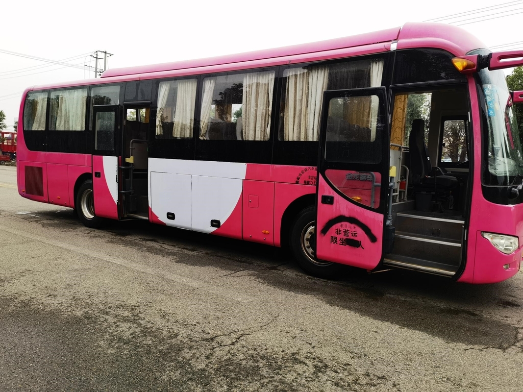 Bussecond hand kinglong Gebruikte Bus XMQ6110ACD4D 56 Zetels 2+3 Deur van de Lay-out de Middenpassagier