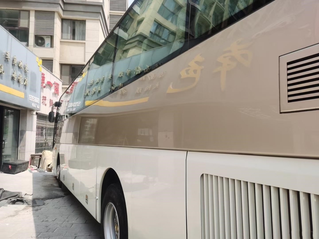 De gebruikte Reisbus gebruikte de Gouden Motor van de Deurenyuchai van Dragon Bus XML6113J68 49seats Dubbele