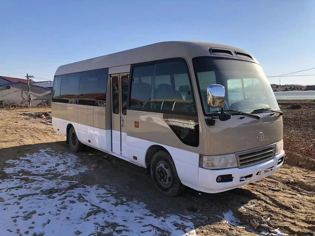 Gebruikte Bus 29 die Zetelsdieselmotor 100KW van Toyota Onderlegger voor glazen Deur Front Engine SCT6703 vouwen