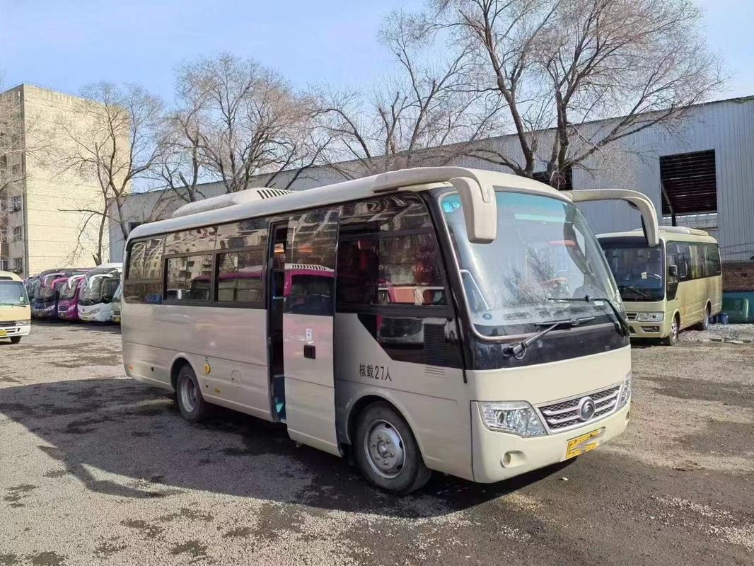 Gebruikte van de het Jaar Tweede Hand van Front Yuchai Engine 2017 van de Passagiersbus de Bus Glijdende Vensters van Yutong 27 Zetels