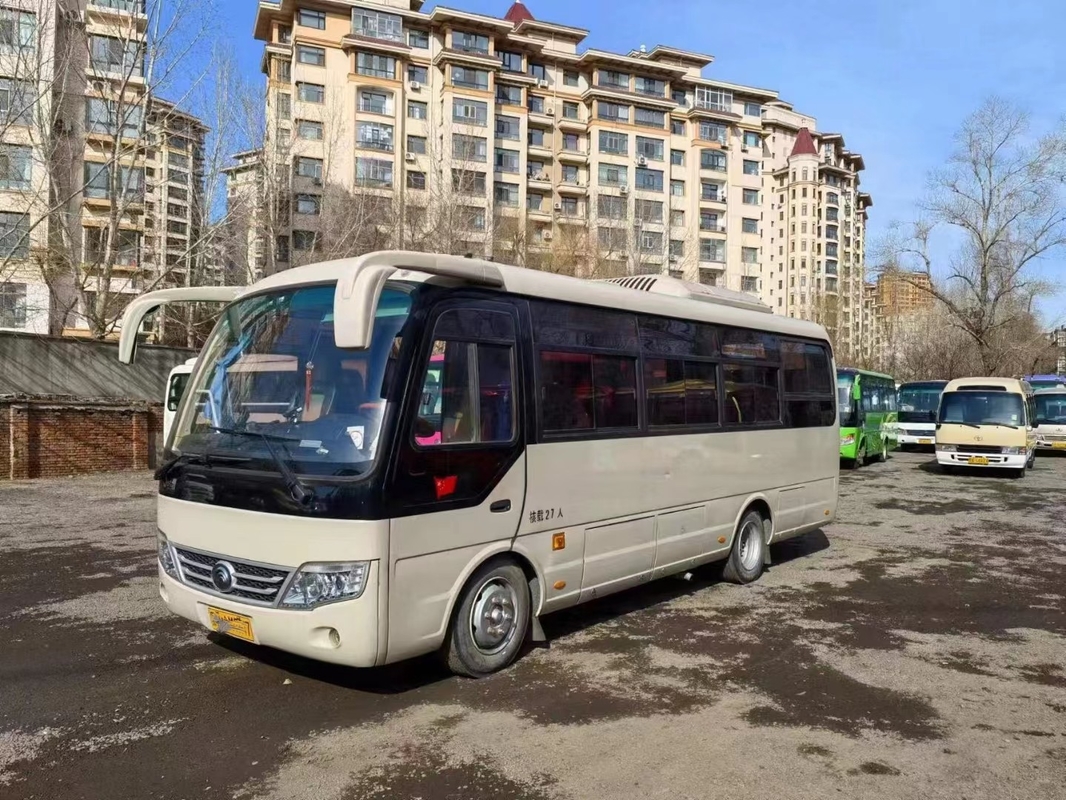 Gebruikte van de het Jaar Tweede Hand van Front Yuchai Engine 2017 van de Passagiersbus de Bus Glijdende Vensters van Yutong 27 Zetels