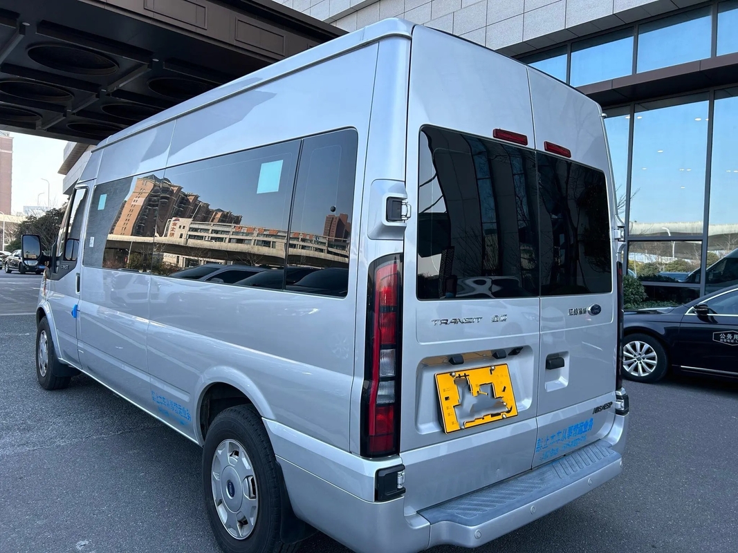 De gebruikte Luxe vervoert de Hand JMC JX6581 van Front Engine Manual Transmission Second van de 15 ZetelsAirconditioner per bus