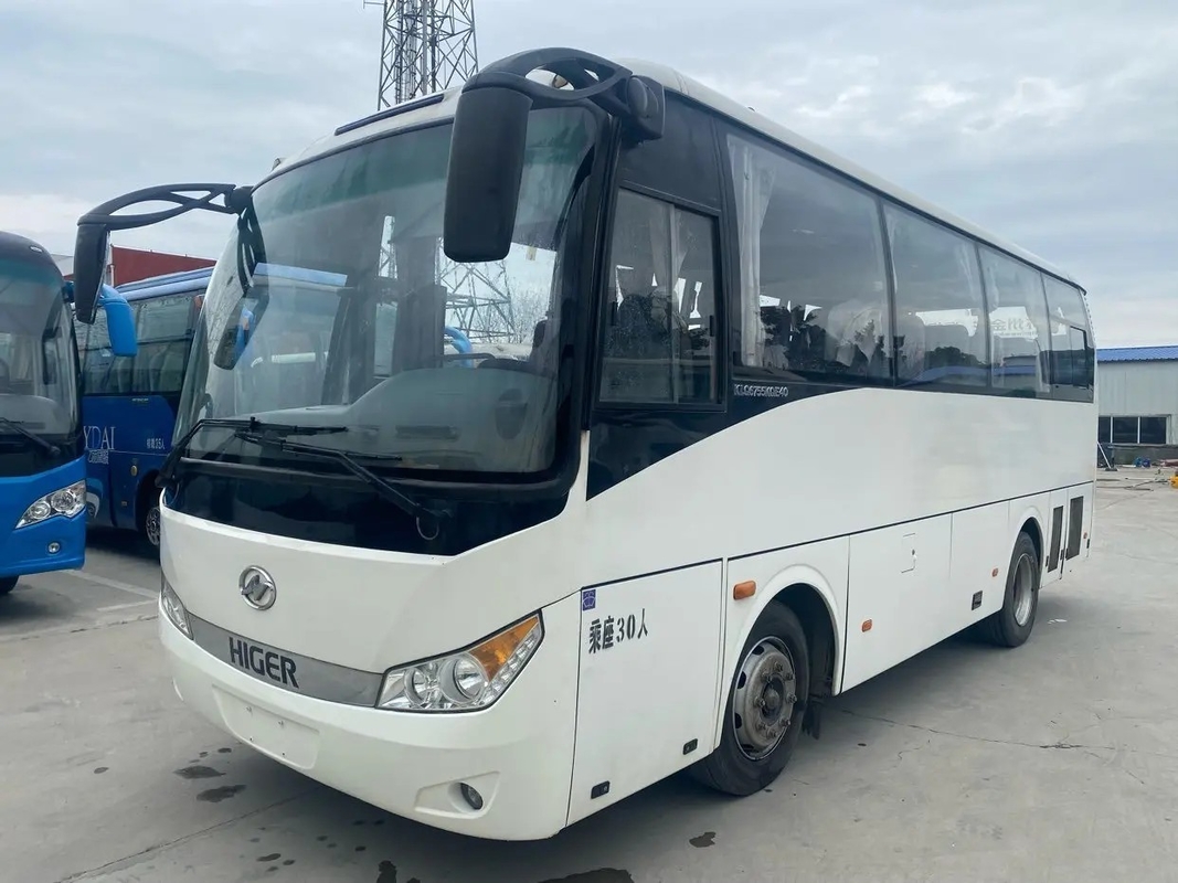 Gebruikte Passagiersbus 30 Zetels die Motor 2+2 Zetelslay-out AC Gebruikte Hogere KLQ6755 verzegelen van Vensteryuchai