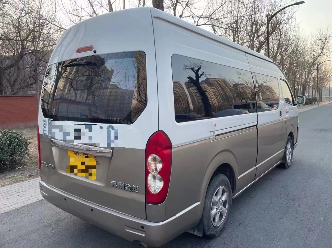 Gebruikte Pendelbestelwagens 15 Externe Slingerende Deur Champagne Color Front Engine van de Zetels de Hogere Minibus KLQ6540