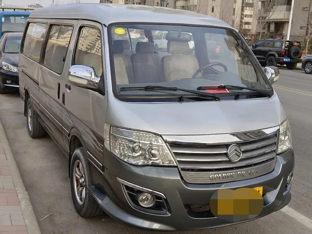 Gebruikt Mini Bus Front Engine 14 Zetels 5,3 van de Gouden het Glijden van Dragon Hiace XML6532 Venster Zilveren Meters Kleur