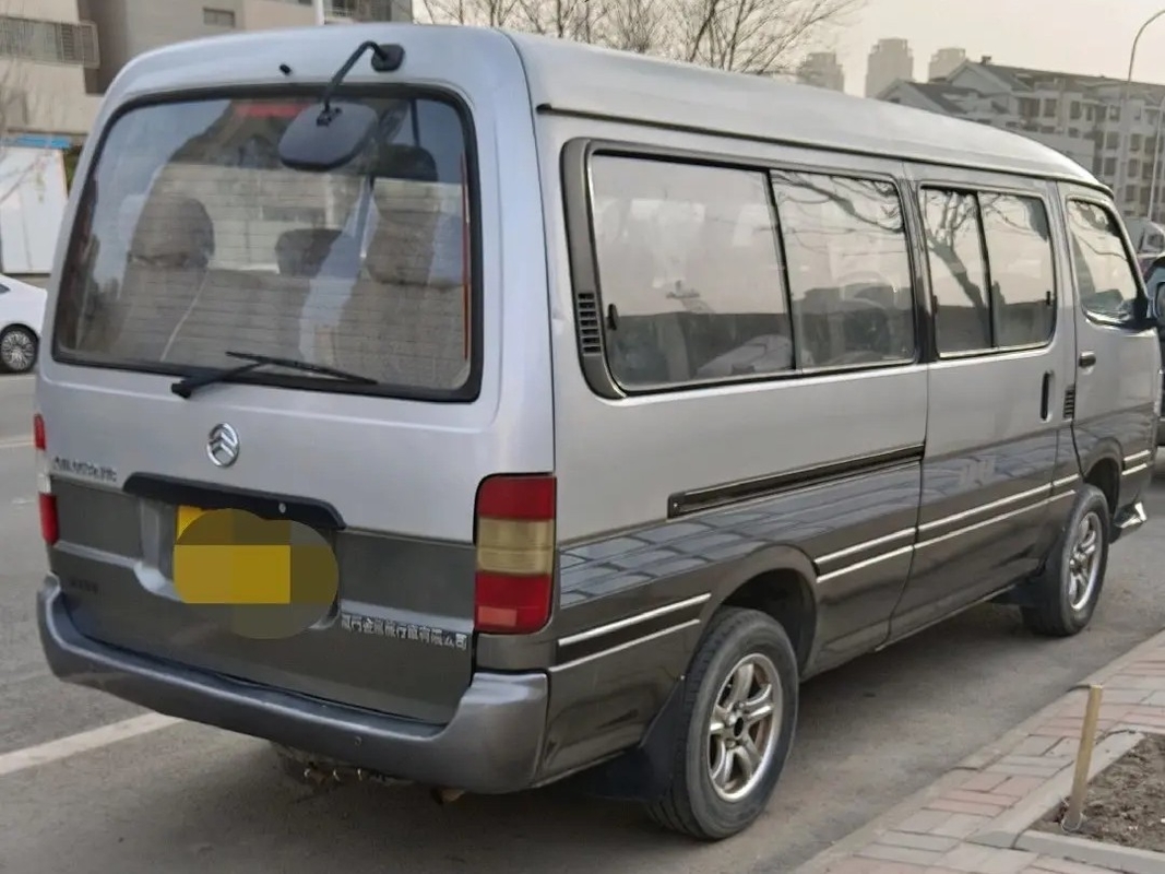 Gebruikt Mini Bus Front Engine 14 Zetels 5,3 van de Gouden het Glijden van Dragon Hiace XML6532 Venster Zilveren Meters Kleur