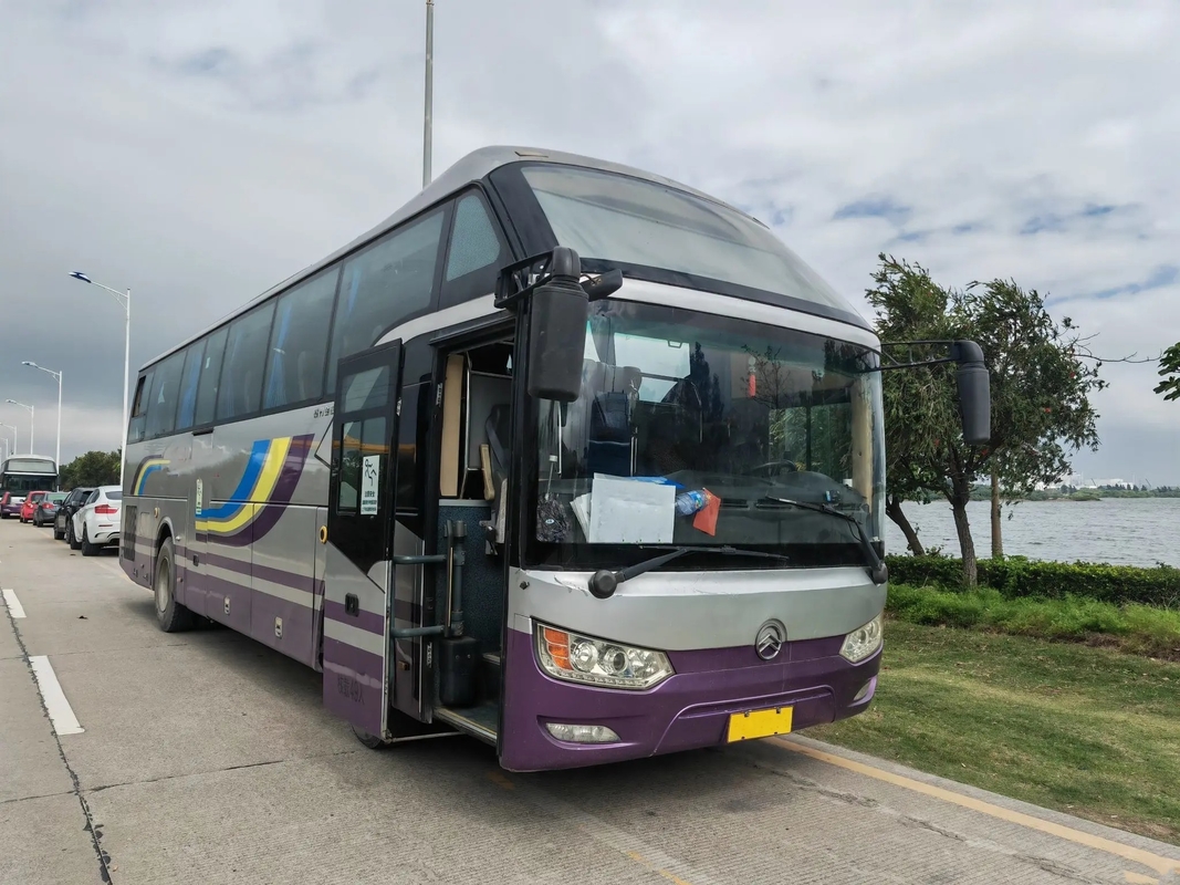 Gebruikte Middendeur 49 van de dieselmotorbus de Motor van Yuchai van de ZetelsAirconditioner 11 Meters Gouden Draak XML6112