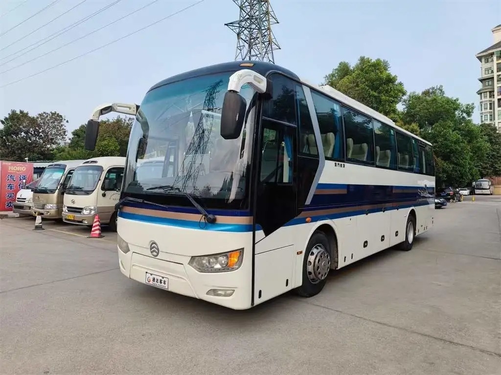 De gebruikte Luxe vervoert Compartiment van de de Airconditioner Grote Bagage van de 47 Zetels het Enige Deur Gouden Dragon Bus XML6102 per bus