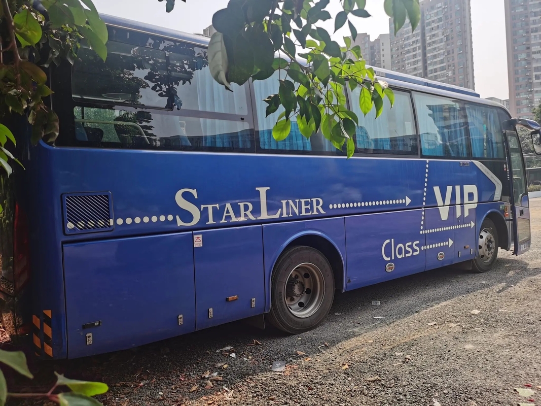 de 2de de Motor220hp 38 Zetels die van Yuchai van de Handbus Venster verzegelen 8,7 Meters gebruikten Gouden Dragon Bus XML6887