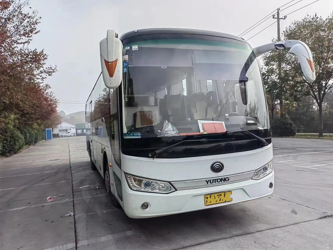 Gebruikte Pendelbus 47 Zetels Yuchai 6 de Airconditioner van de Cilindersmotor 10,7 Meters Tweede Hand Jonge Tong ZK6115