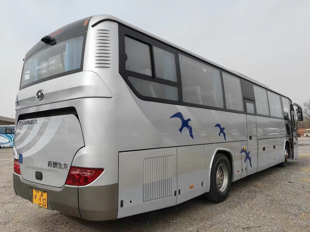 Gebruikte Reisbus 54 Zetels 12 Meters van Yuchai 6 Dubbele Deuren van de Cilindersmotor verzilvert Kleuren 2de Hand Hogere KLQ6125
