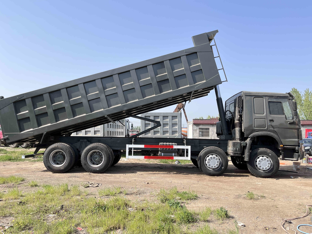 De gebruikte Motor van Tipper Trucks 371hp Sinotruck 10,5 Meters van 16t schatte Ladings8×4 Tweede Hand HOWO ZZ3317