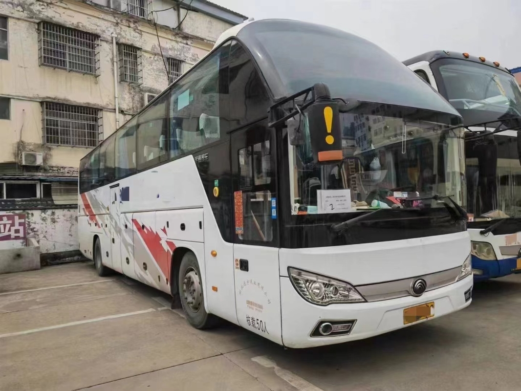 Gebruikte Bus Bus 12 Meters 2 Windschermen Middendeur 50 van de Motoryutong van de ZetelsAirconditioner de Achterbus ZK6122